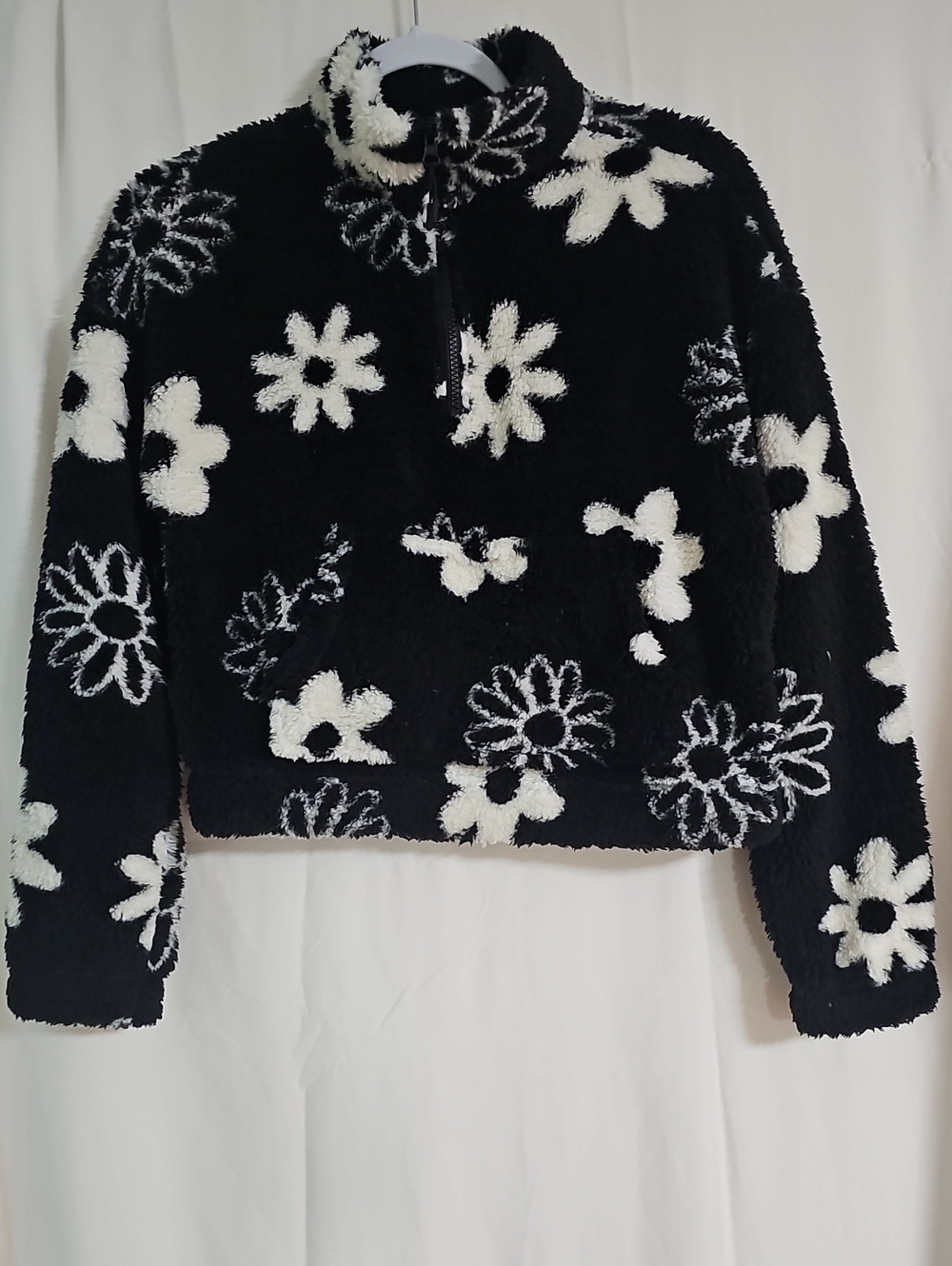 Pink Rose Black Pullover with White Daisy Motif